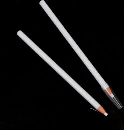2 Stuks - Voortekenpotlood WIT – PMU – Watervast Wenkbrauw Potlood – Permanente Make-up – PMU Potlood Wit – Stripbaar Wit Voortekenpotlood 6 2 Stuks - Voortekenpotlood WIT – PMU – Watervast Wenkbrauw Potlood – Permanente Make-up – PMU Potlood Wit – Stripbaar Wit Voortekenpotlood -Cosmetica winkel 1142x1200 4