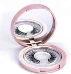 Luxe Magnetische Eyeliner + Magnetische Wimpers Set – Zwart Miami - Wimpers Zonder Lijm - 3D Nepwimpers - Magnetische Eyeliner - Herbruikbare Wimpers – Eyelashes - Magnetisch - Zwarte Wimpers - Wimper Magneet - Pincet - Giftbox - Cadeau Tip 14 Luxe Magnetische Eyeliner + Magnetische Wimpers Set – Zwart Miami - Wimpers Zonder Lijm - 3D Nepwimpers - Magnetische Eyeliner - Herbruikbare Wimpers – Eyelashes - Magnetisch - Zwarte Wimpers - Wimper Magneet - Pincet - Giftbox - Cadeau Tip -Cosmetica winkel 1150x1200