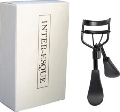 INTER-ESQUE® Wimperkruller - Eyelash Curler + 5x Gratis Extra Siliconen Pad - Zwart 10 INTER-ESQUE® Wimperkruller - Eyelash Curler + 5x Gratis Extra Siliconen Pad - Zwart -Cosmetica winkel 1200x1120 3