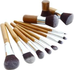 Evvie Make-up Kwasten Set, 11-delig – Bamboe – Basic Collection 10 Evvie Make-up Kwasten Set, 11-delig – Bamboe – Basic Collection -Cosmetica winkel 1200x1131 4
