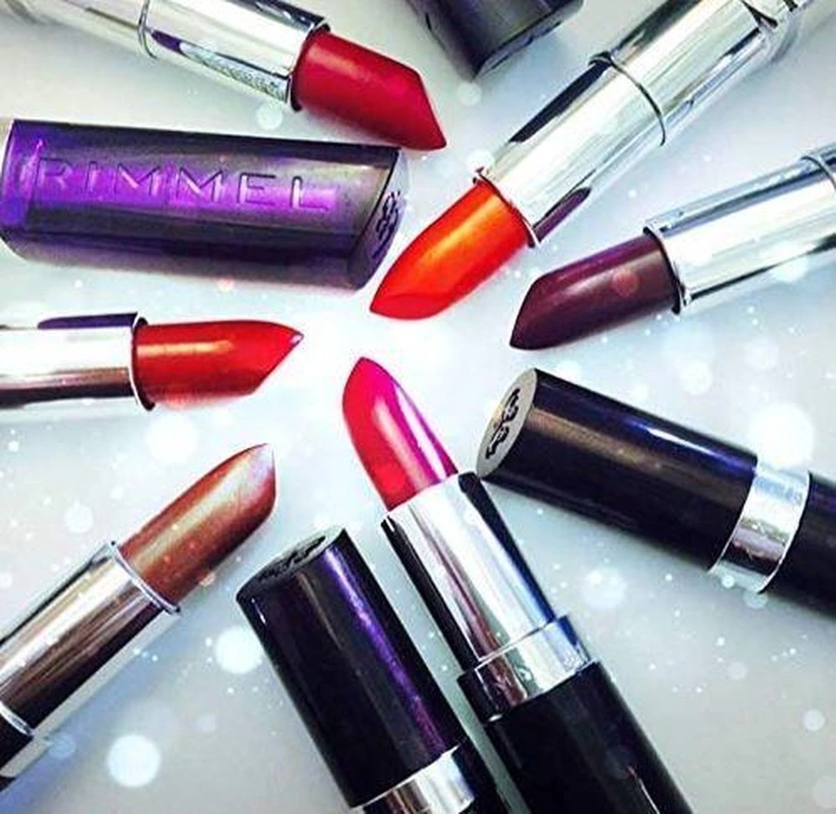 Rimmel London Moisture Renew Lipstick - Pink Fame - Lilac-Violet 7 Rimmel London Moisture Renew Lipstick - Pink Fame - Lilac-Violet - Afbeelding 7