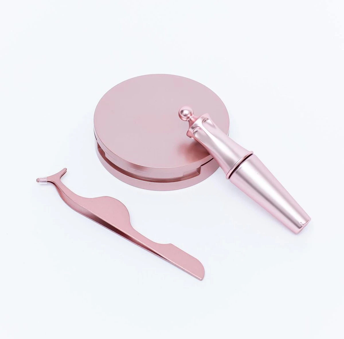 Luxe Magnetische Eyeliner + Magnetische Wimpers Set – Zwart Miami - Wimpers Zonder Lijm - 3D Nepwimpers - Magnetische Eyeliner - Herbruikbare Wimpers – Eyelashes - Magnetisch - Zwarte Wimpers - Wimper Magneet - Pincet - Giftbox - Cadeau Tip 7 Luxe Magnetische Eyeliner + Magnetische Wimpers Set – Zwart Miami - Wimpers Zonder Lijm - 3D Nepwimpers - Magnetische Eyeliner - Herbruikbare Wimpers – Eyelashes - Magnetisch - Zwarte Wimpers - Wimper Magneet - Pincet - Giftbox - Cadeau Tip - Afbeelding 7
