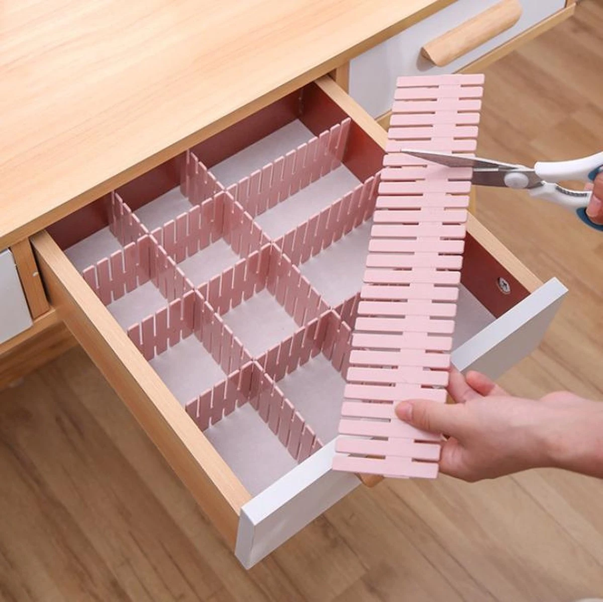 Merkloos Waal Kunststof Ladeverdeler - Lade Organizer - Set Van 6 Stuks - Voor Kleding/Keuken/Bureau/Make-Up - Op Maat Te Knippen - Roze 1 Merkloos Waal Kunststof Ladeverdeler - Lade Organizer - Set Van 6 Stuks - Voor Kleding/Keuken/Bureau/Make-Up - Op Maat Te Knippen - Roze