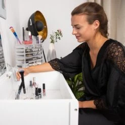 Relaxdays Cosmetica Organizer - Cosmeticahouder - Make Up Toren - Doorzichtig - 16 Vakken - Zwart 9 Relaxdays Cosmetica Organizer - Cosmeticahouder - Make Up Toren - Doorzichtig - 16 Vakken - Zwart -Cosmetica winkel 1200x1200 1046