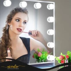 Novalie Hollywood Spiegel Met Verlichting - 65 Cm X 50 Cm - Make Up Spiegel Met Led Lampen – Visagie – Dimbaar / 3 Lichtstanden – Voor Hem / Haar Cadeau – 10x Vergroting – Met Tru-Daylight Verlichting – Wit 23 Novalie Hollywood Spiegel Met Verlichting - 65 Cm X 50 Cm - Make Up Spiegel Met Led Lampen – Visagie – Dimbaar / 3 Lichtstanden – Voor Hem / Haar Cadeau – 10x Vergroting – Met Tru-Daylight Verlichting – Wit -Cosmetica winkel 1200x1200 1171