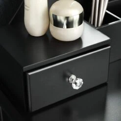 Merkloos Kaptafel, Kaptafel Met Grote Spiegel Zonder Frame, Toilettafel, Kaptafel, Voor Make-up, Gewatteerde Kruk, 5 Laden, Verplaatsbare Opbergdoos, Zwart RDT25BK 16 Merkloos Kaptafel, Kaptafel Met Grote Spiegel Zonder Frame, Toilettafel, Kaptafel, Voor Make-up, Gewatteerde Kruk, 5 Laden, Verplaatsbare Opbergdoos, Zwart RDT25BK -Cosmetica winkel 1200x1200 1200