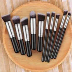 Evvie Set Van 10 Make-up Kwasten Kabuki - Zwart-Zilver 11 Evvie Set Van 10 Make-up Kwasten Kabuki - Zwart-Zilver -Cosmetica winkel 1200x1200 1530