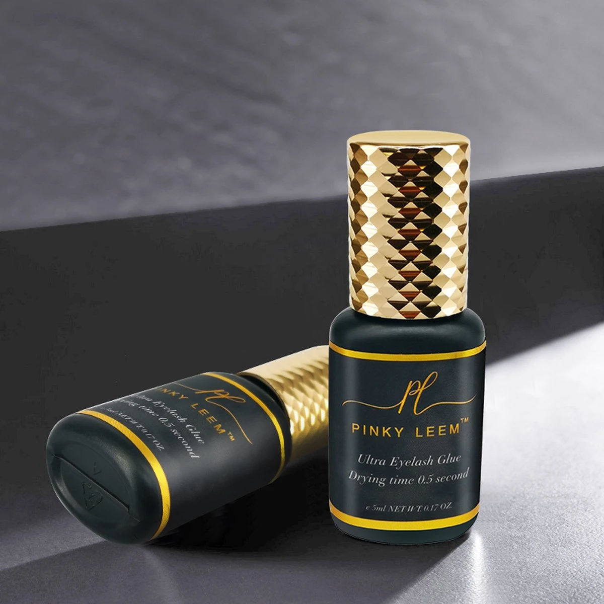 Lash Glue - Wimperextensions Lijm - 5ml - Wimper Lijm Voor Professionele Wimperextensions - Mowny Beauty 2 Lash Glue - Wimperextensions Lijm - 5ml - Wimper Lijm Voor Professionele Wimperextensions - Mowny Beauty - Afbeelding 2