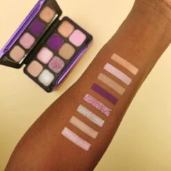 Makeup Revolution - Forever Flawless Dynamic Eyeshadow Palette 12 Makeup Revolution - Forever Flawless Dynamic Eyeshadow Palette -Cosmetica winkel 1200x1200 470