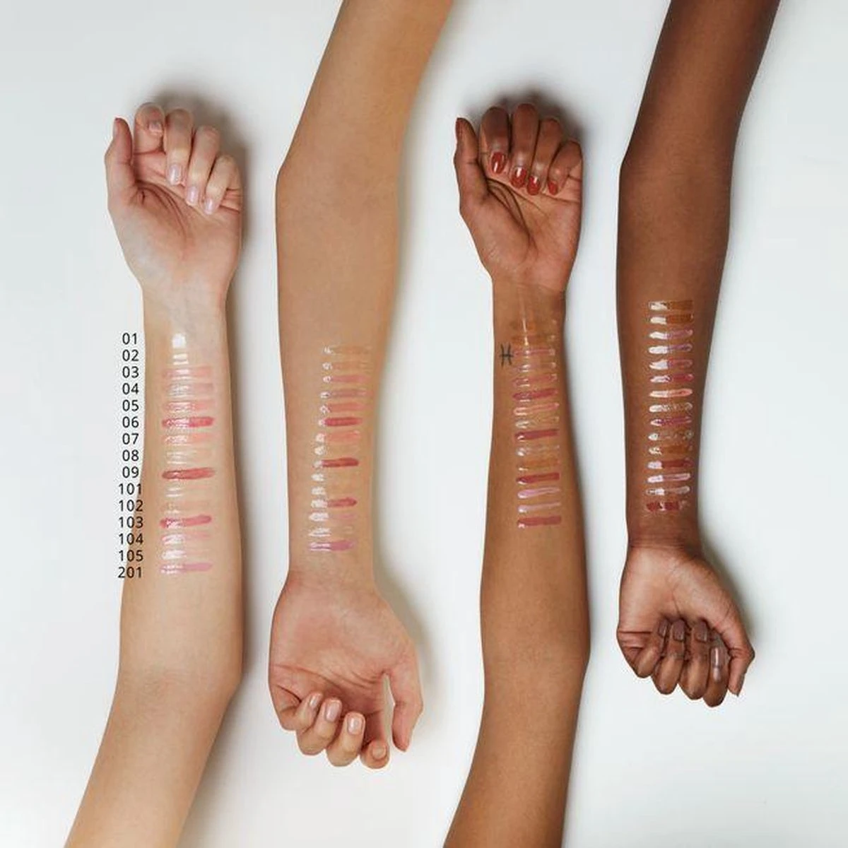 Essence Extreme Shine Volume Lipgloss 5 Ml 104 Nude Mood 4 Essence Extreme Shine Volume Lipgloss 5 Ml 104 Nude Mood - Afbeelding 4