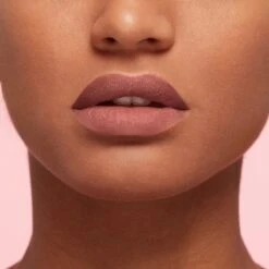 L'Oréal Paris Les Macarons Langhoudende Matte Lipstick - 822 Mon Caramel – Nude – 6,7 Ml -Cosmetica winkel 1200x1200 867