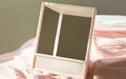 MRMR - The Non-reversing Mirror - Zonder Links & Rechts Gespiegeld - Make Up Spiegel -Cosmetica winkel 1200x757 5