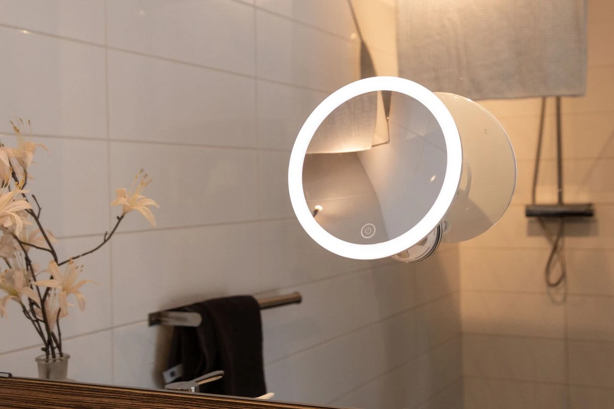 Innovision Make Up Spiegel Met Verlichting En Zuignap - 360° Verstelbaar - 10x Vergroot 5 Innovision Make Up Spiegel Met Verlichting En Zuignap - 360° Verstelbaar - 10x Vergroot - Afbeelding 5
