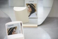 MRMR - The Non-reversing Mirror - Zonder Links & Rechts Gespiegeld - Make Up Spiegel -Cosmetica winkel 1200x800 34