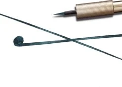 L’Oréal Paris Matte Signature Eyeliner Van Superliner – Matte Liquid Eyeliner – Waterproof - 04 Emeraude – Groen 13 L’Oréal Paris Matte Signature Eyeliner Van Superliner – Matte Liquid Eyeliner – Waterproof - 04 Emeraude – Groen -Cosmetica winkel 1200x848