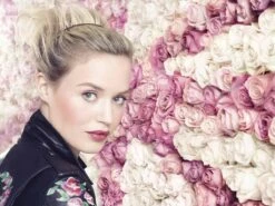 Rimmel London Moisture Renew Lipstick - Pink Fame - Lilac-Violet 12 Rimmel London Moisture Renew Lipstick - Pink Fame - Lilac-Violet -Cosmetica winkel 1200x898 3