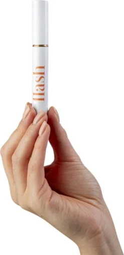 Célie Beauty FLASH - Wimperserum - Binnen 1 Week Zichtbaar Resultaat - 100% Vegan - Wimpergroei - Wimperverzorging - Volle Wimpers - Dikke Wimpers - 3ml - Hydraterend -Cosmetica winkel 582x1200