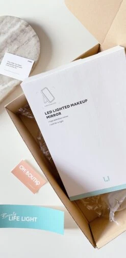 Jordan & Judy Make-upspiegel Met Verlichting - Oplaadbaar - Led Spiegel Make Up Met Touch Switch - Staand Spiegel -Cosmetica winkel 585x1200