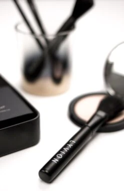 LYVION Professionele Make Up Kwasten Set - 7 Delig / Make Up / Make Up Koffer / Make Up Set / Make Up Kwasten / Make Up Kwasten Set 17 LYVION Professionele Make Up Kwasten Set - 7 Delig / Make Up / Make Up Koffer / Make Up Set / Make Up Kwasten / Make Up Kwasten Set -Cosmetica winkel 779x1200 2