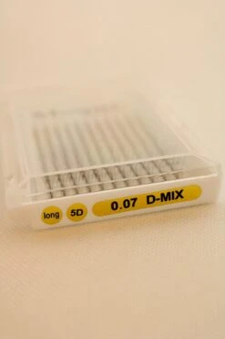 Mowny Beauty - Wimperextensions - 5D Premade Fans - Mix Tray 0,07mm D-krul - Natuurlijke Wimperextensions - Russisch Volume 7 Mowny Beauty - Wimperextensions - 5D Premade Fans - Mix Tray 0,07mm D-krul - Natuurlijke Wimperextensions - Russisch Volume -Cosmetica winkel 800x1200 6