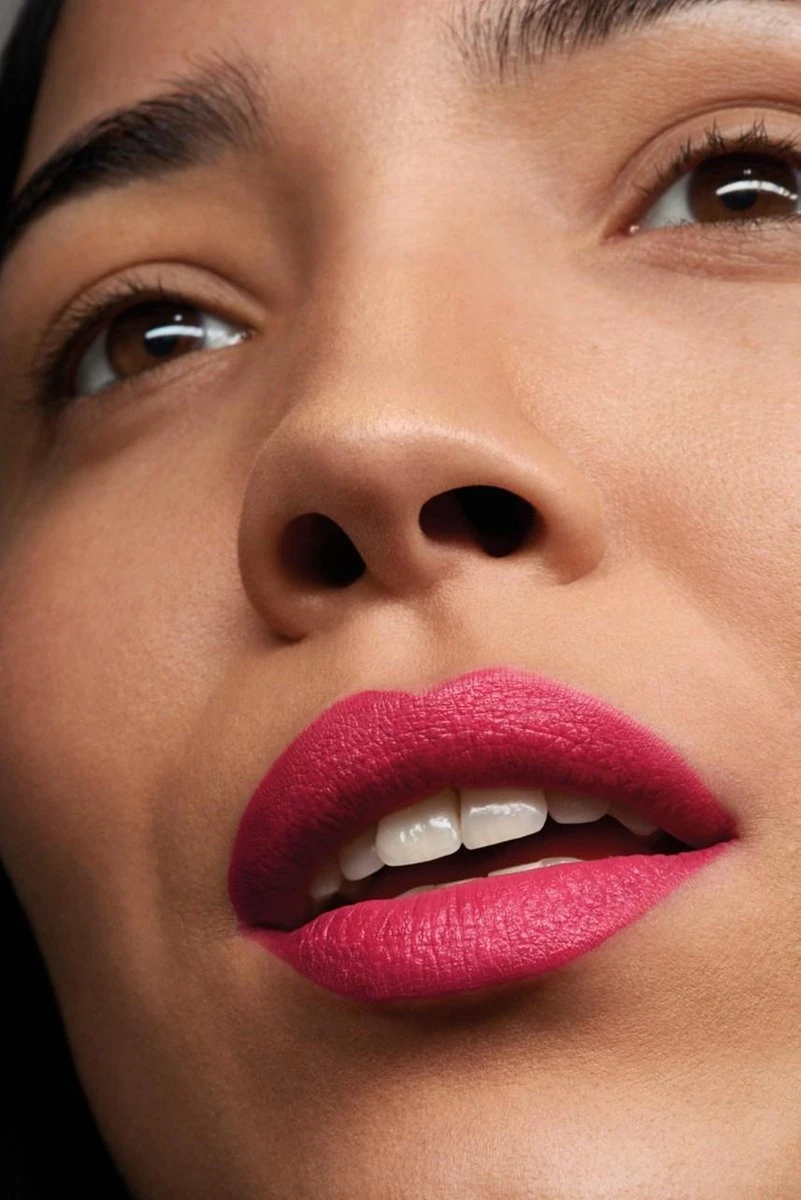 Rimmel London Lasting Finish Extreme Lippenstift - Buzz'n 130 3 Rimmel London Lasting Finish Extreme Lippenstift - Buzz'n 130 - Afbeelding 3