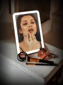 Dreamled LM-30 Draagbare LED-Spiegel - Oplaadbare Batterij - Wit -Cosmetica winkel 901x1200 4