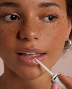 Labello Caring Lip Oil Dress Nude - 5.5 Ml -Cosmetica winkel 962x1200 2